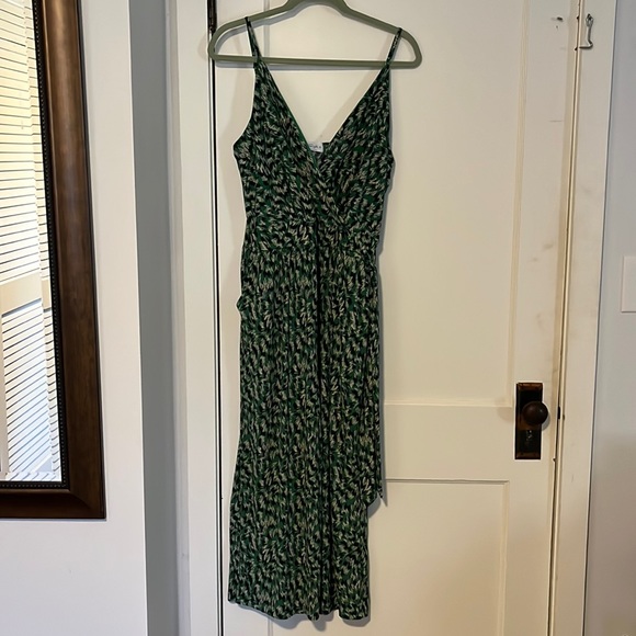 Cropped Jumpsuit - Picture 3 of 6